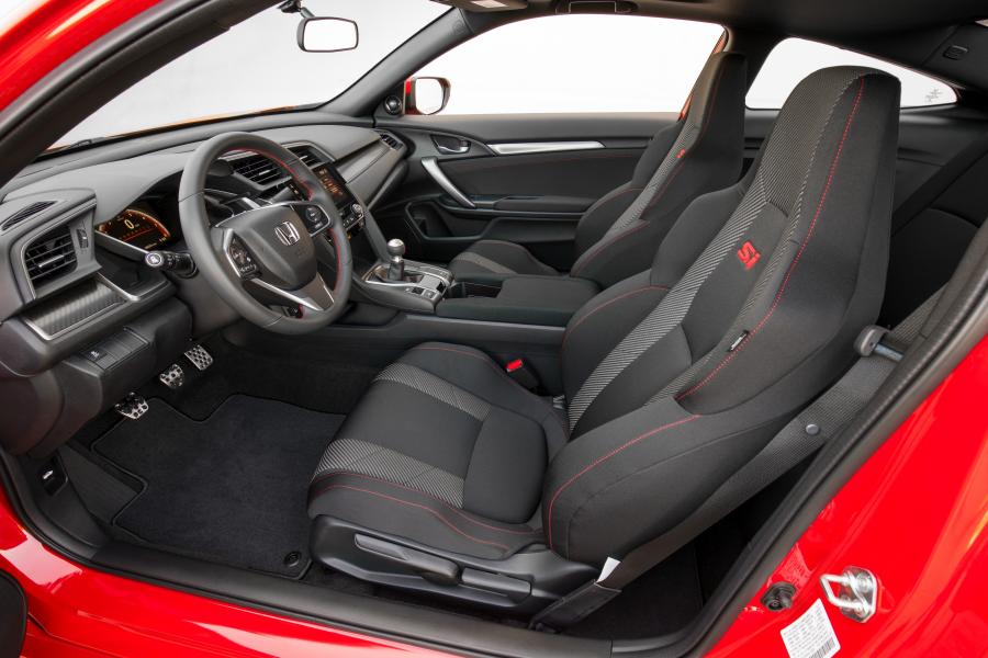 Интерьер Honda Civic Si Coupe 2017 года  (NA) (фото 22 из 79)